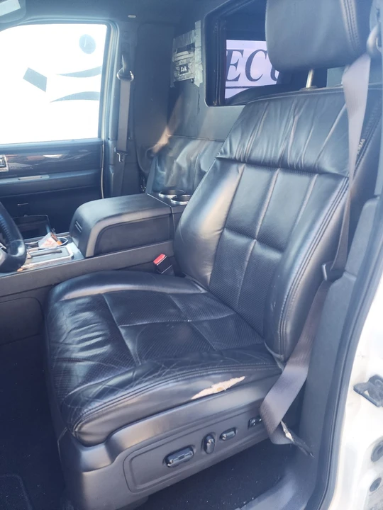 2008 Lincoln Navigator 3rd Gen - Image 12 of 12