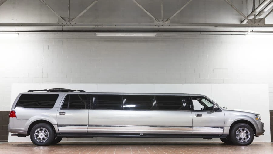 2008 Lincoln Navigator 3rd Gen - Image 11 of 12