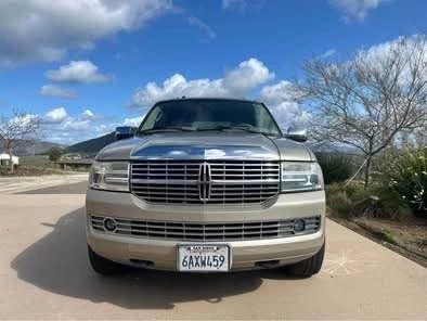 2008 Lincoln Navigator 3rd Gen - Image 2 of 19