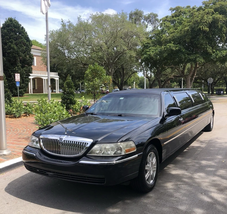 2008 Lincoln Town Car - Image 11 of 13