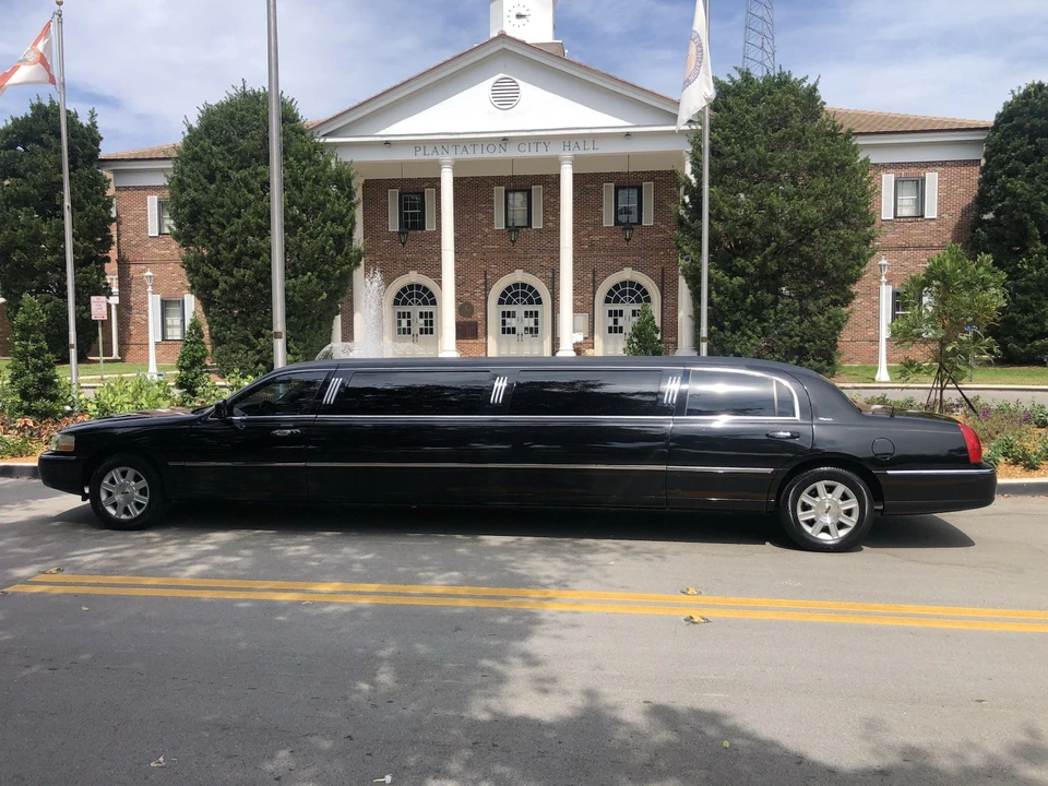 2008 Lincoln Town Car - Image 8 of 13