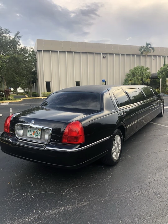 2008 Lincoln Town Car - Image 6 of 13