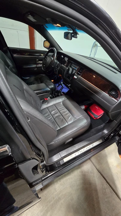 2008 Lincoln Town Car - Image 18 of 21