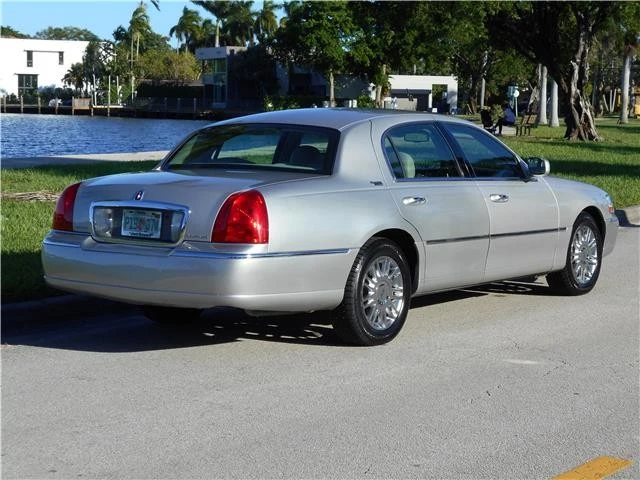 2008 Lincoln Town Car - Image 12 of 12