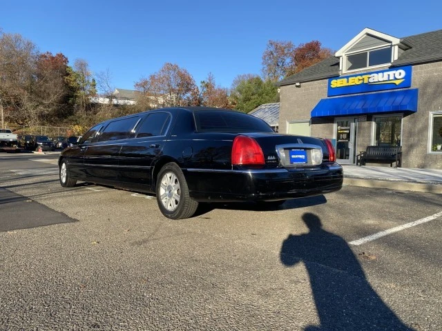 2008 Lincoln Town Car - Image 13 of 21