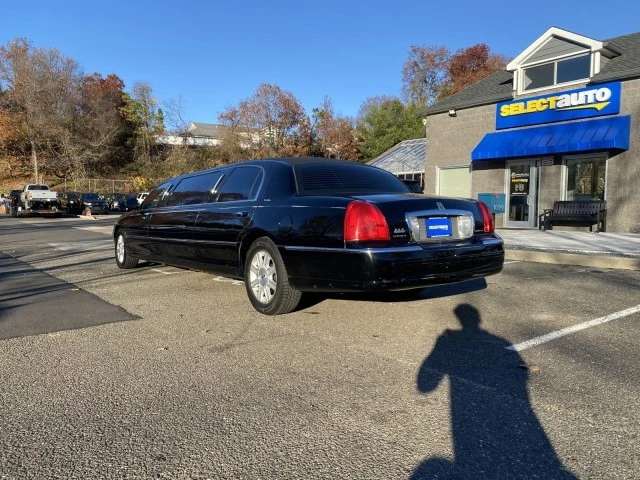 2008 Lincoln Town Car - Image 12 of 21
