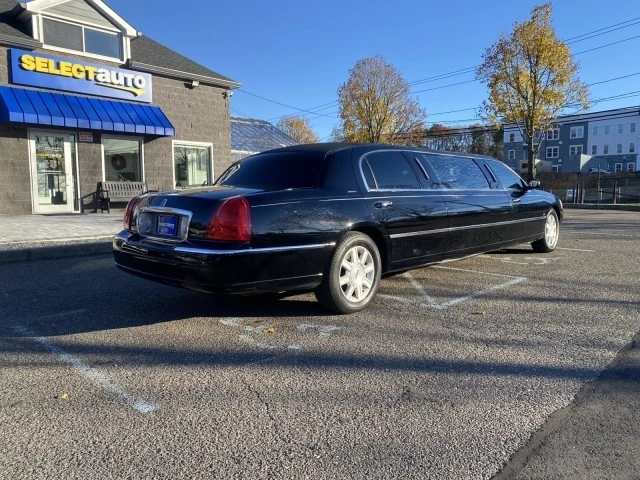 2008 Lincoln Town Car - Image 9 of 12