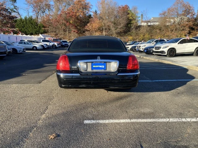 2008 Lincoln Town Car - Image 11 of 21