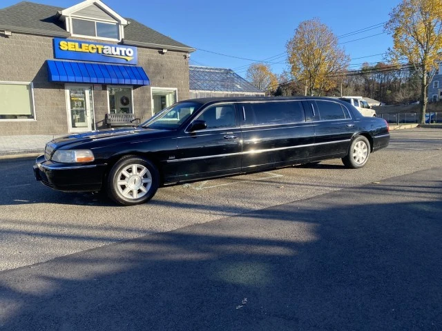 2008 Lincoln Town Car - Image 19 of 21