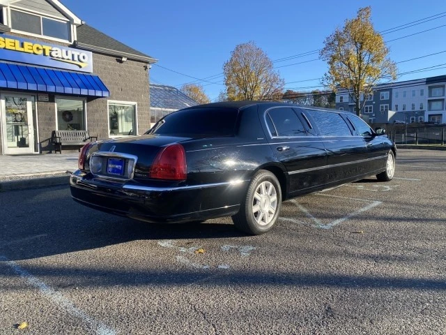 2008 Lincoln Town Car - Image 10 of 12