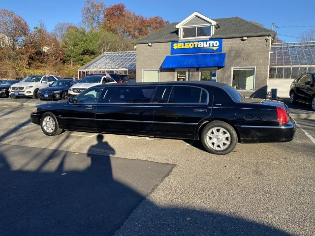 2008 Lincoln Town Car - Image 17 of 21