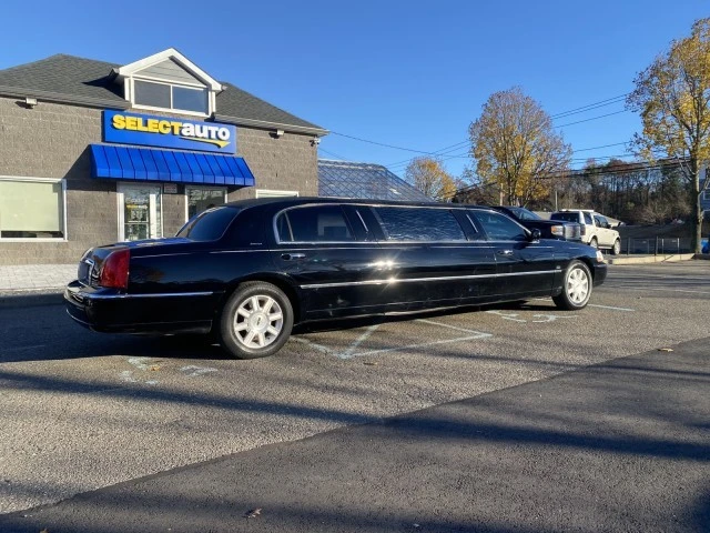 2008 Lincoln Town Car - Image 6 of 21