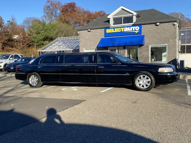 2008 Lincoln Town Car - Image 3 of 21