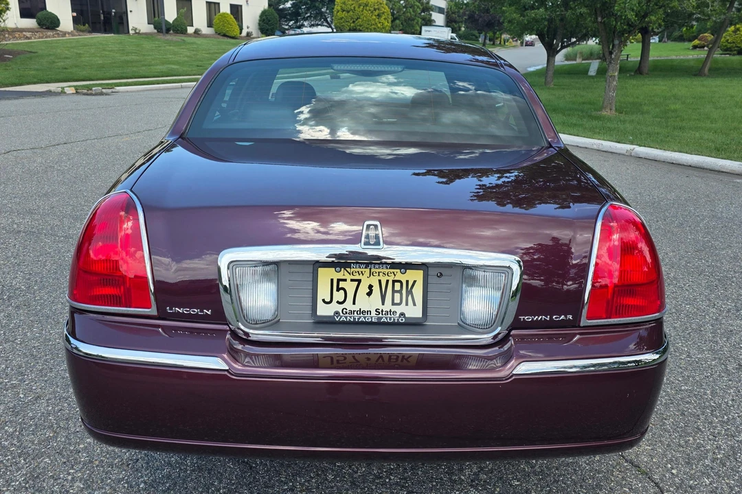2008 Lincoln Town Car - Image 5 of 31