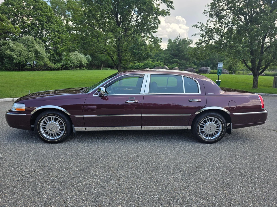 2008 Lincoln Town Car - Image 6 of 31