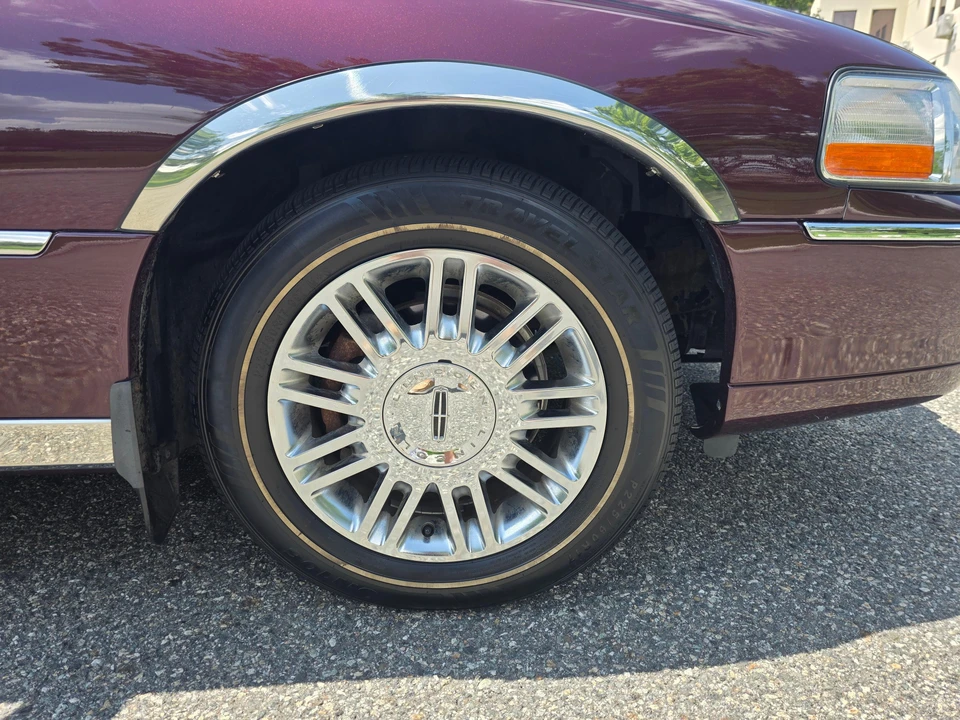 2008 Lincoln Town Car - Image 24 of 31