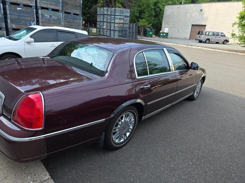 2008 Lincoln Town Car - Image 8 of 31