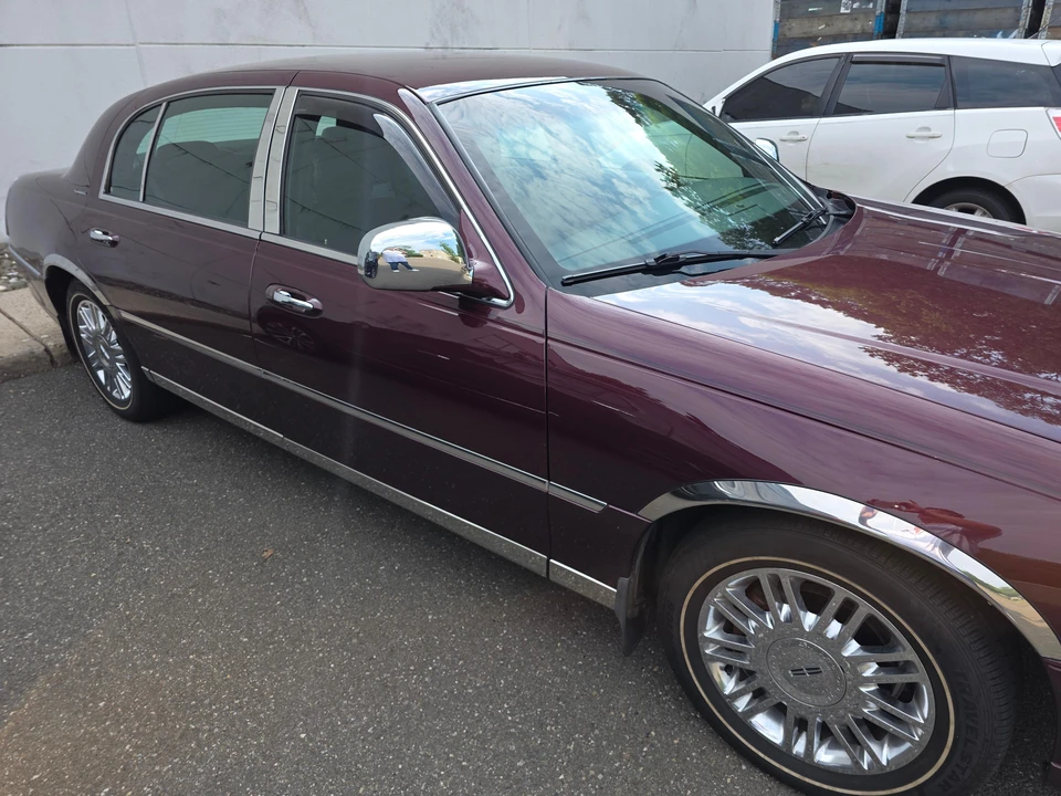 2008 Lincoln Town Car - Image 10 of 31