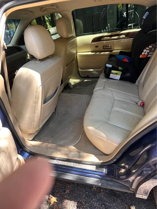 2008 Lincoln Town Car - Image 5 of 5
