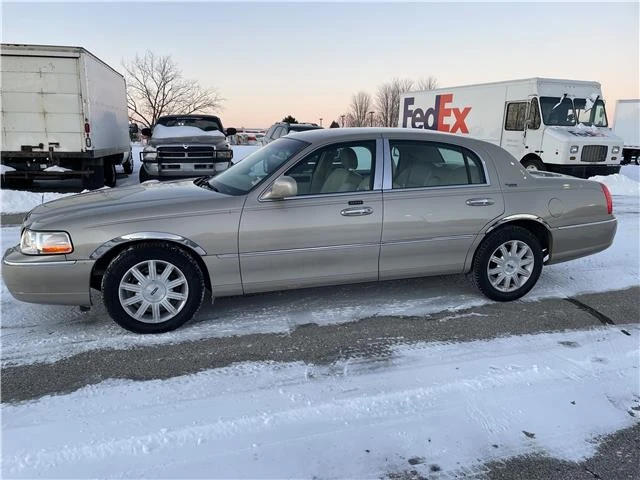 2008 Lincoln Town Car - Image 5 of 21