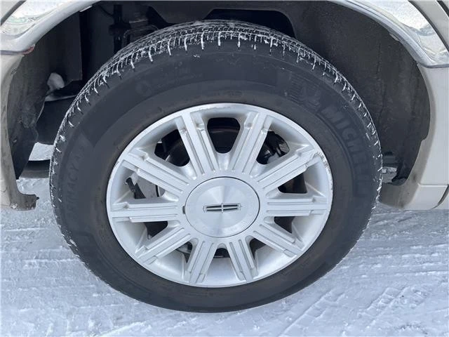 2008 Lincoln Town Car - Image 11 of 21