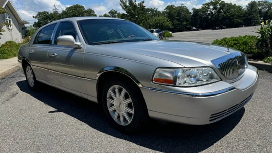 2008 Lincoln Town Car - Image 6 of 25