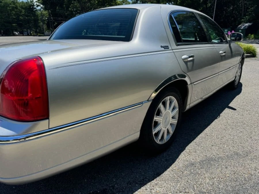 2008 Lincoln Town Car - Image 9 of 25