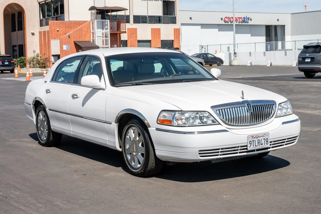 2008 Lincoln Town Car - Image 7 of 31