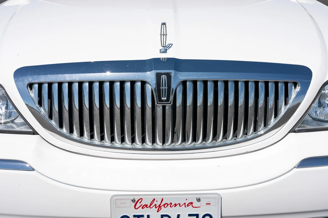 2008 Lincoln Town Car - Image 21 of 31