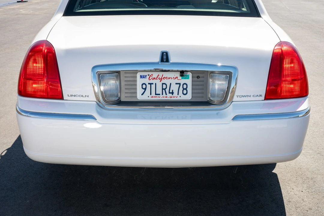 2008 Lincoln Town Car - Image 12 of 31