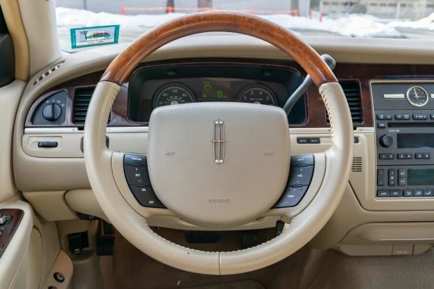 2008 Lincoln Town Car - Image 5 of 7