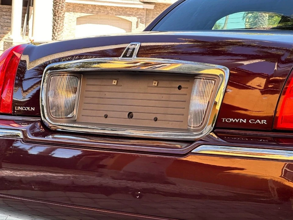 2008 Lincoln Town Car - Image 7 of 24