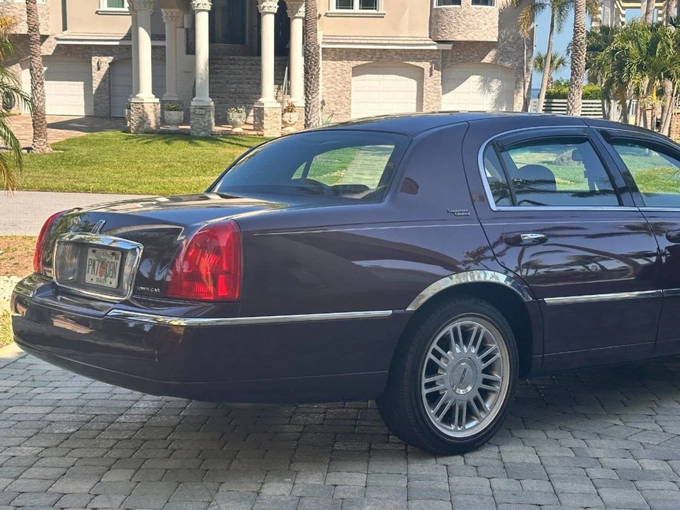 2008 Lincoln Town Car - Image 6 of 24