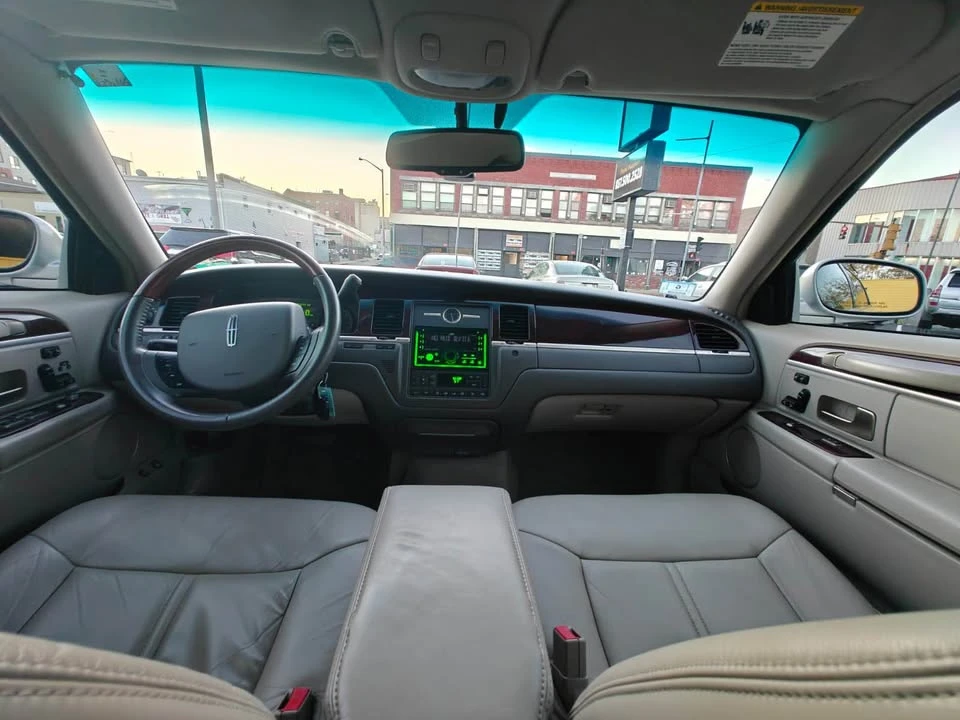 2008 Lincoln Town Car - Image 19 of 19