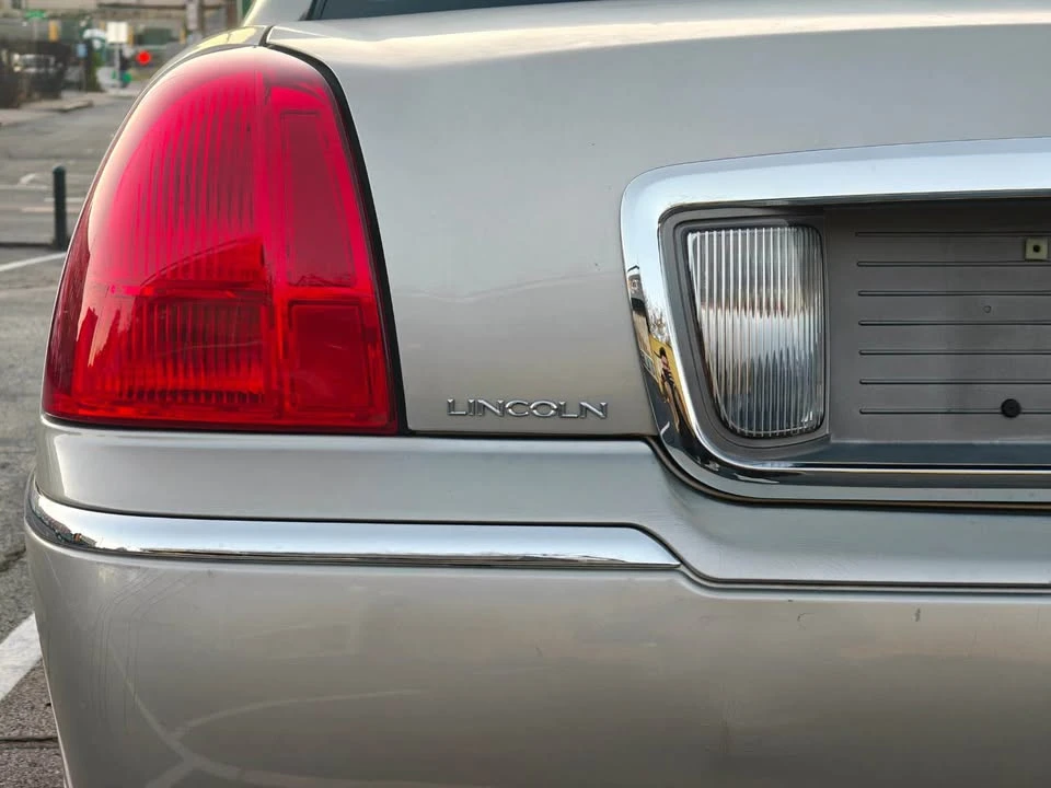 2008 Lincoln Town Car - Image 7 of 19