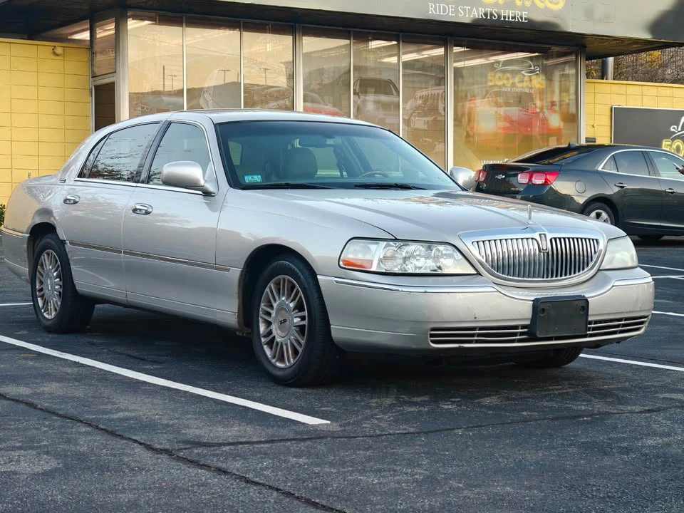 2008 Lincoln Town Car - Image 3 of 19