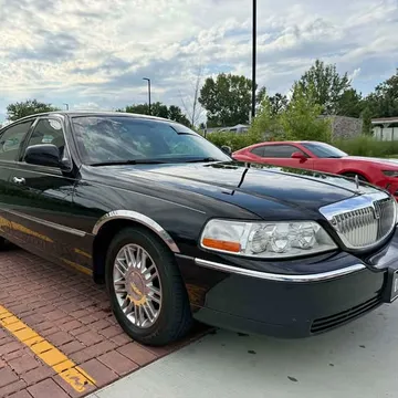 2008 Lincoln Town Car Signature Limited Sedan 4D
