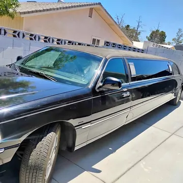 2008 Lincoln Town Car Ultimate Sedan 4D