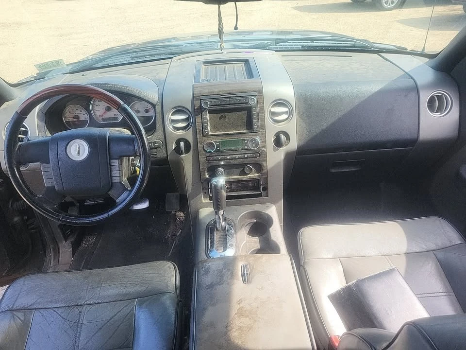 2008 Lincoln Mark LT - Image 9 of 14