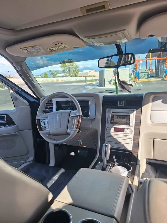 2008 Lincoln Navigator 3rd Gen - Image 4 of 8