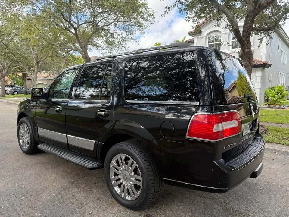 2008 Lincoln Navigator 3rd Gen - Image 4 of 11
