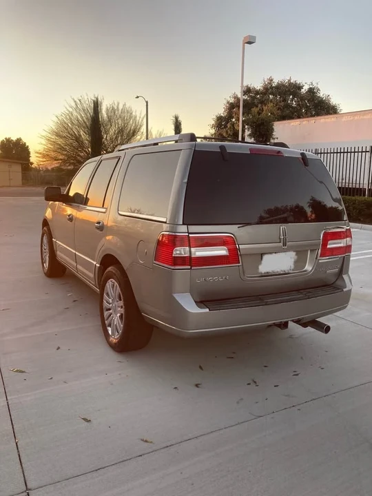 2008 Lincoln Navigator 3rd Gen - Image 4 of 8