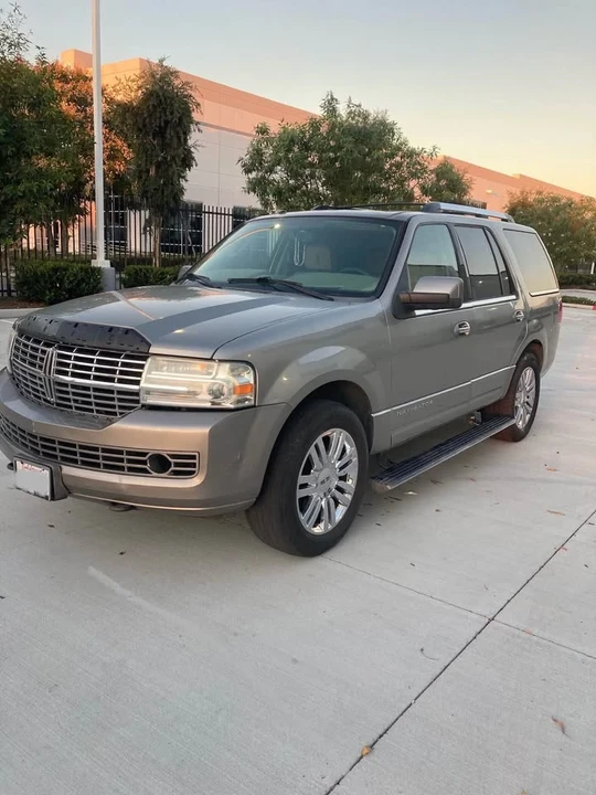 2008 Lincoln Navigator 3rd Gen - Image 3 of 8