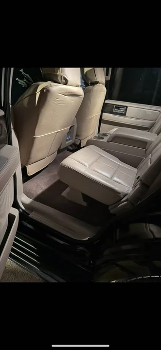 2008 Lincoln Navigator 3rd Gen - Image 2 of 3