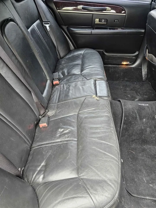 2008 Lincoln Town Car - Image 10 of 19