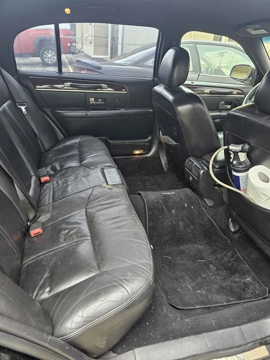 2008 Lincoln Town Car - Image 12 of 19