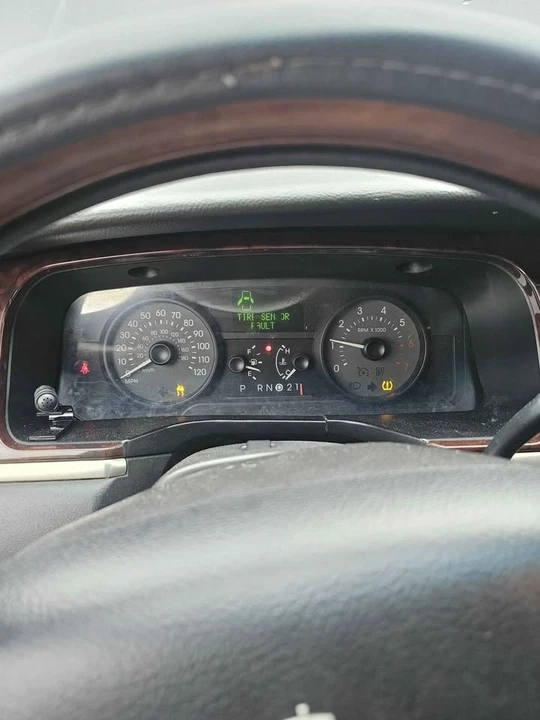 2008 Lincoln Town Car - Image 3 of 19