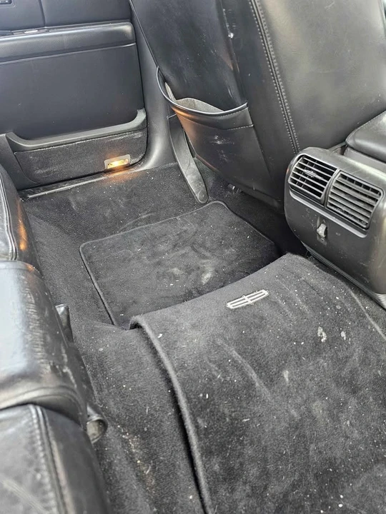 2008 Lincoln Town Car - Image 11 of 19