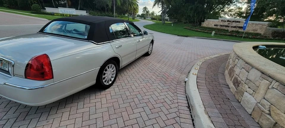 2008 Lincoln Town Car - Image 7 of 9
