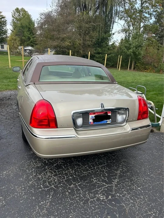 2008 Lincoln Town Car - Image 4 of 16